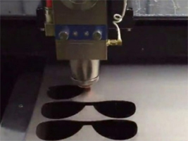 金属眼镜激光切割机 小型光纤激光切割机